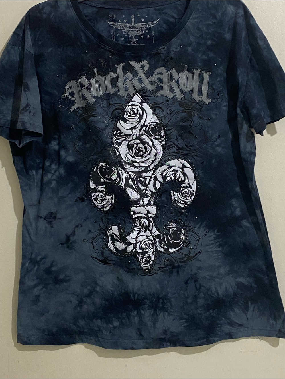 Rock & Roll Cowgirl Black and White Tie-Dye Fleur-de-Lis Graphic Tee